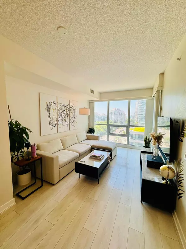 Toronto W06, ON M8V 1A2,2200 Lake Shore BLVD W #1002