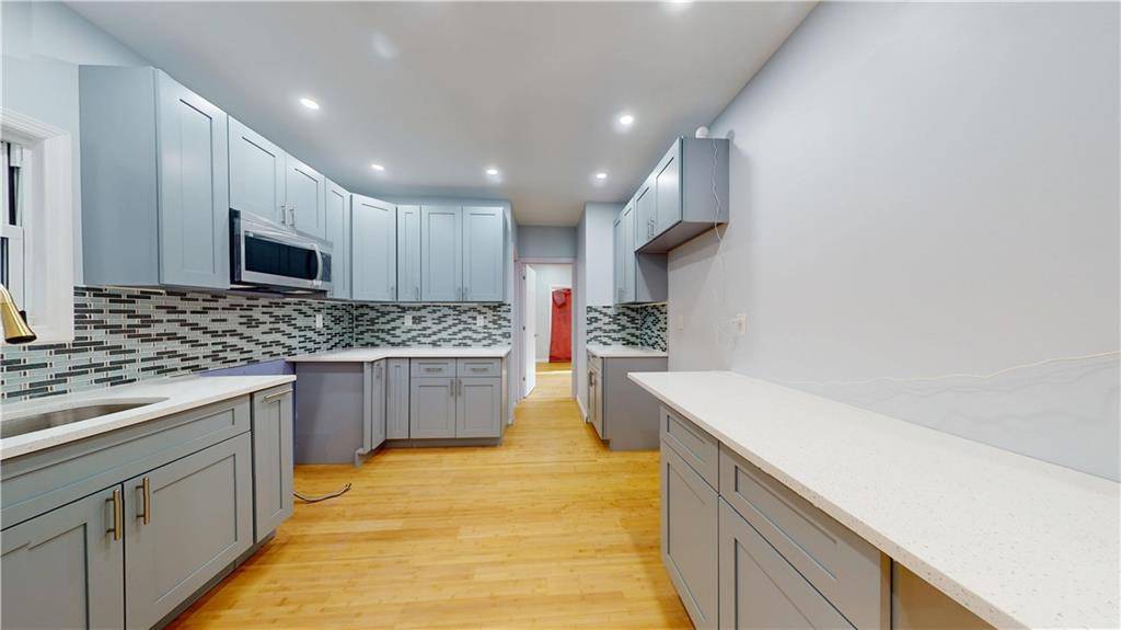 Brooklyn, NY 11236,1725 Rockaway Pkwy