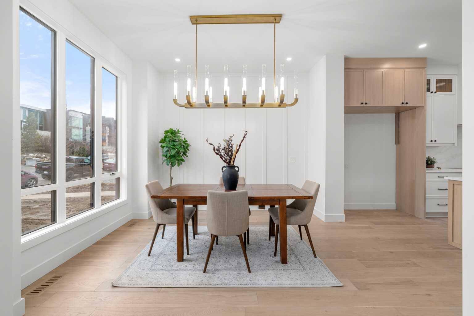 Calgary, AB T2T 1N5,2108 29 AVE SW