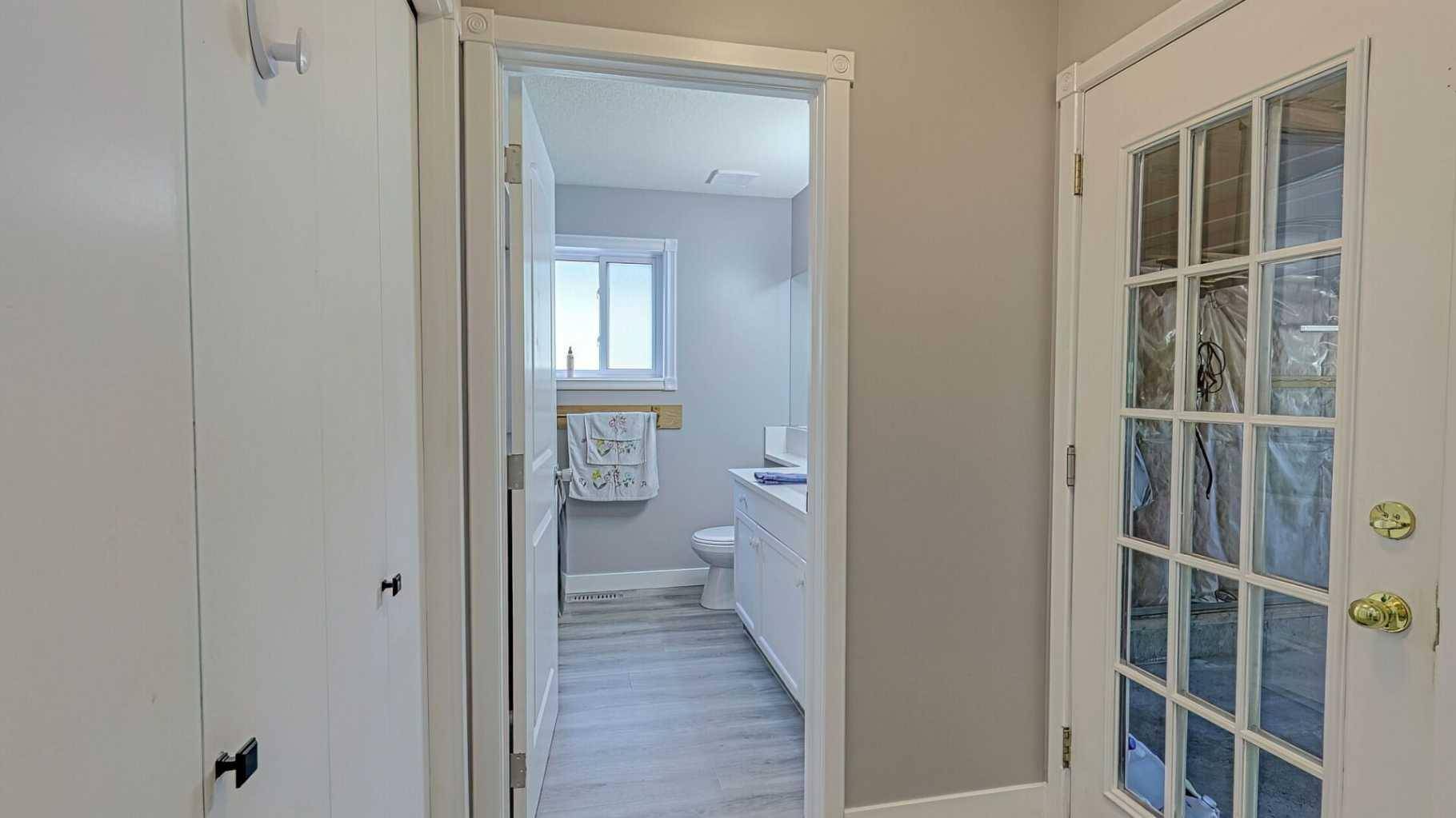 Calgary, AB T3A 5K5,9858 Hidden Valley DR NW