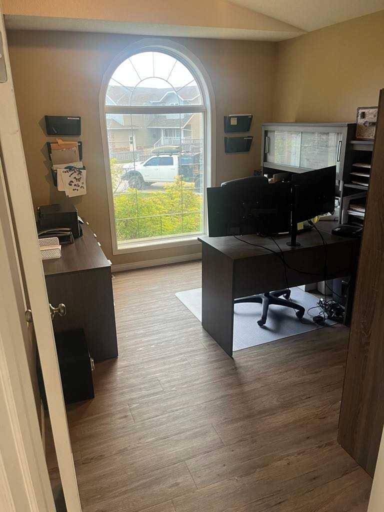 Grande Prairie, AB T8X 1S4,9342 Lakeshore CT