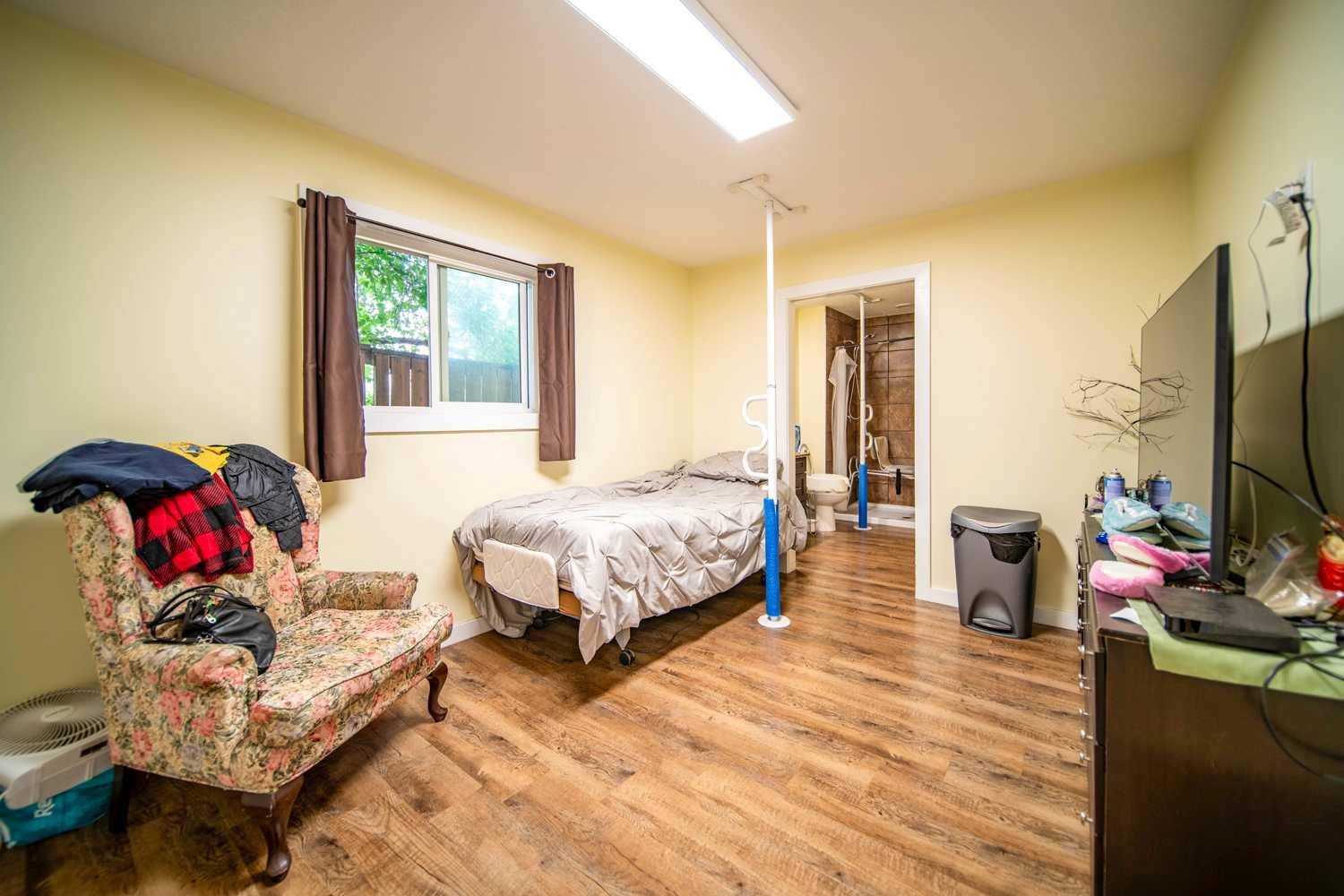 Wainwright, AB T9W 1L8,1206 5 AVE
