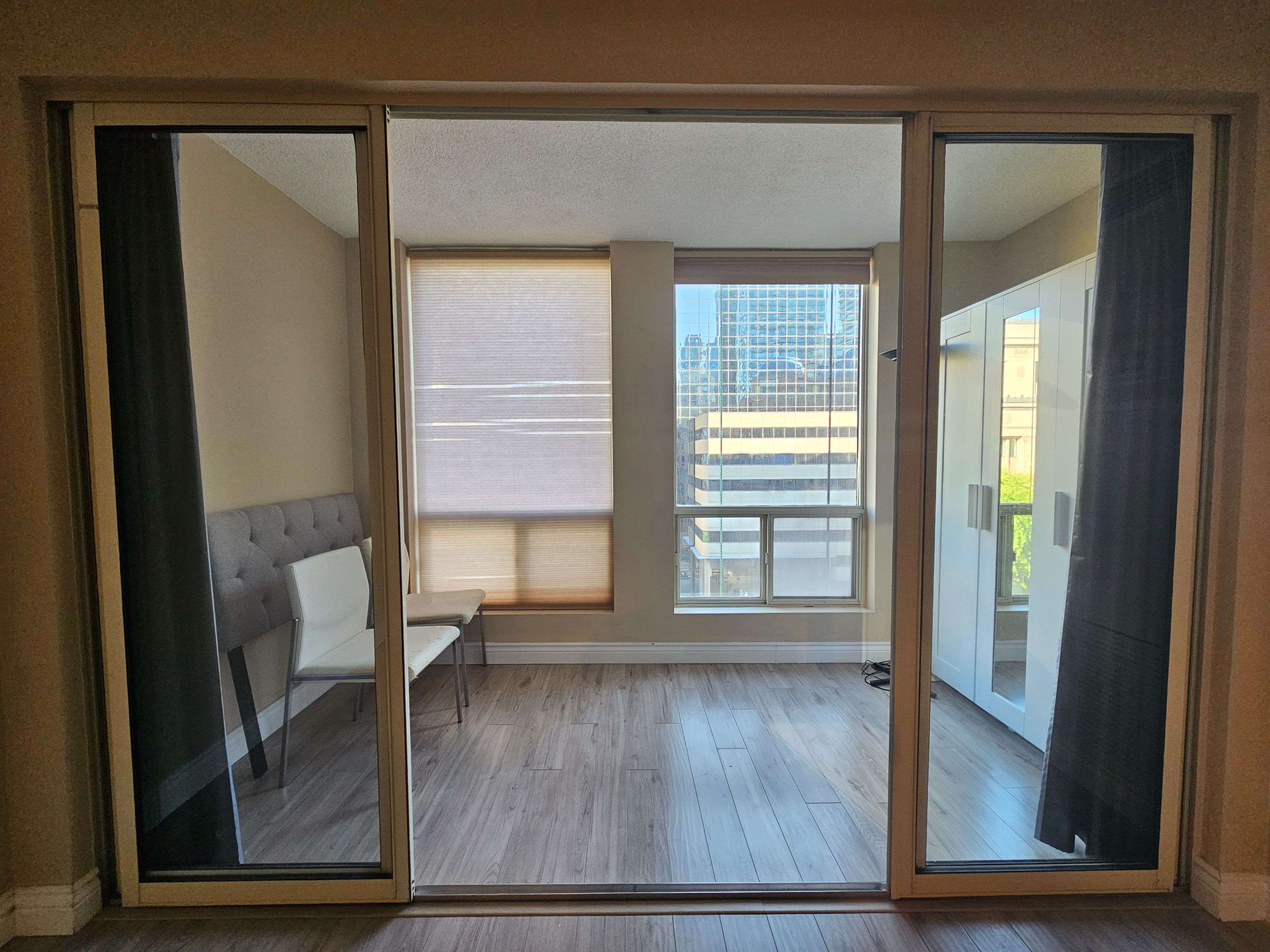 Toronto C01, ON M4Y 2X5,25 Grenville ST #702