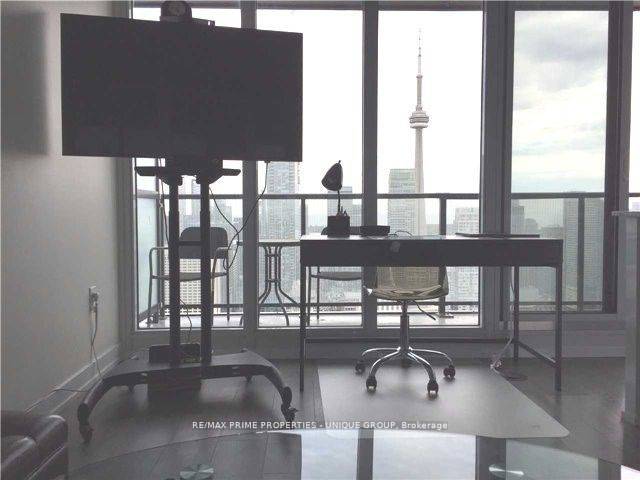 Toronto C01, ON M5G 1S9,426 University AVE #Ph206
