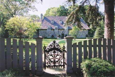 108 Sandringham DR, Toronto C07, ON M3H 1C9