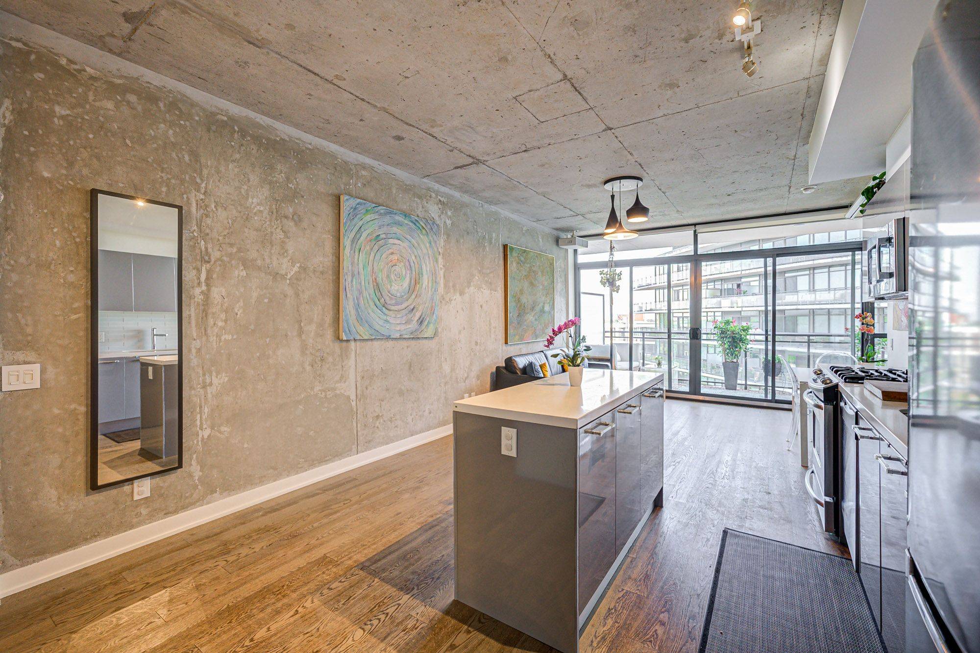 Toronto E01, ON M4M 1S2,1201 Dundas ST E #810