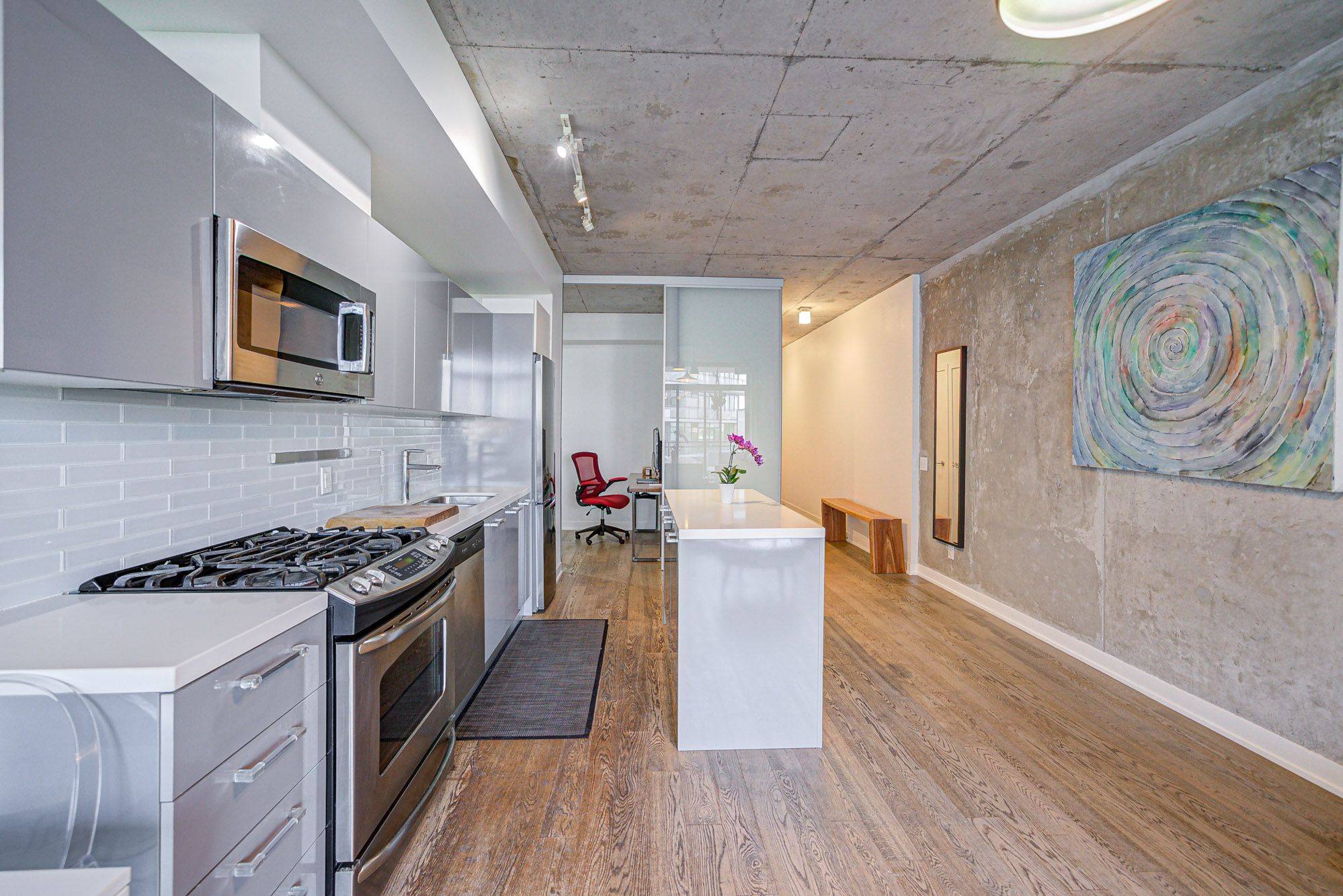 Toronto E01, ON M4M 1S2,1201 Dundas ST E #810