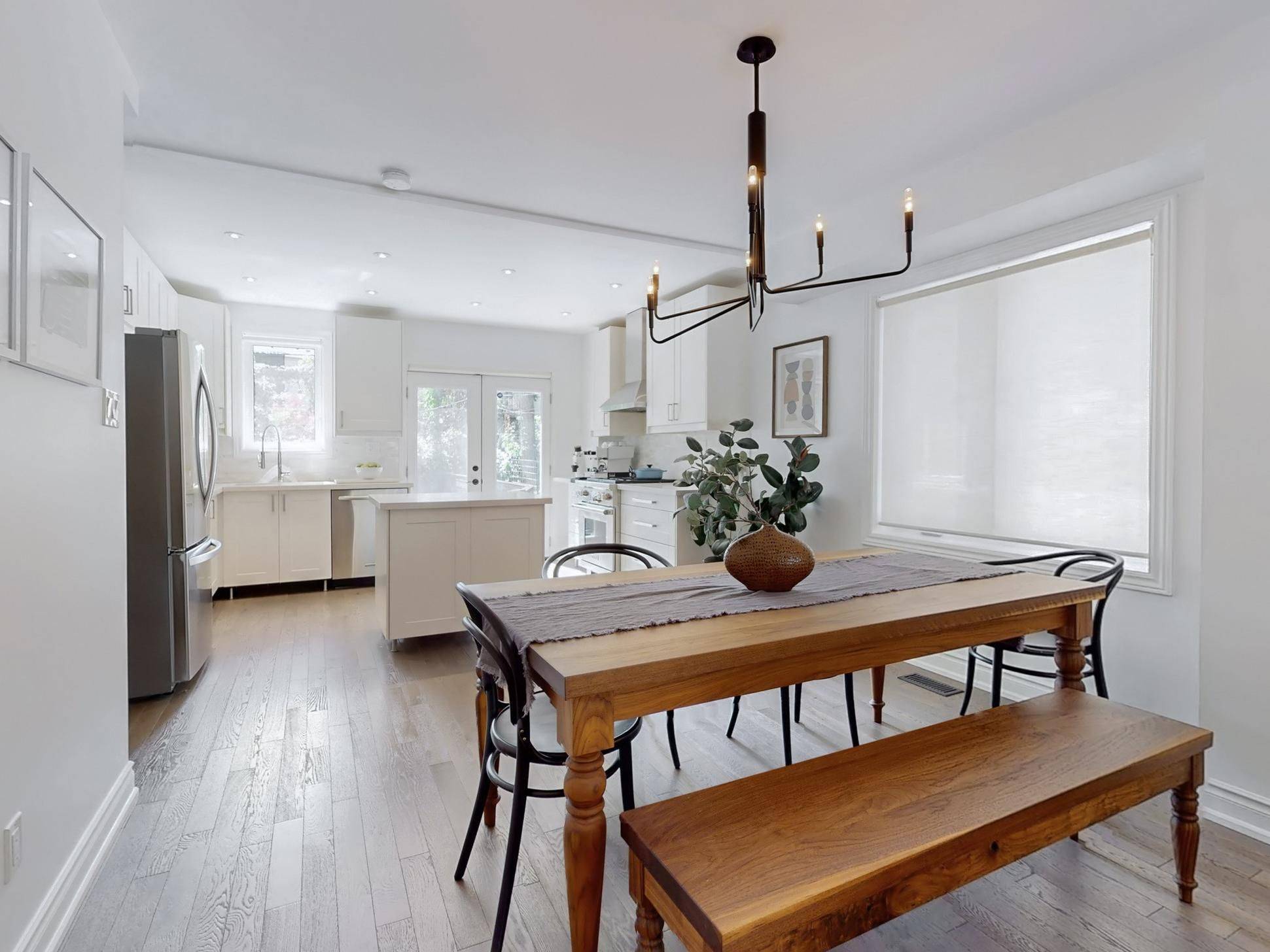 Toronto E01, ON M4M 2M4,114 Booth AVE