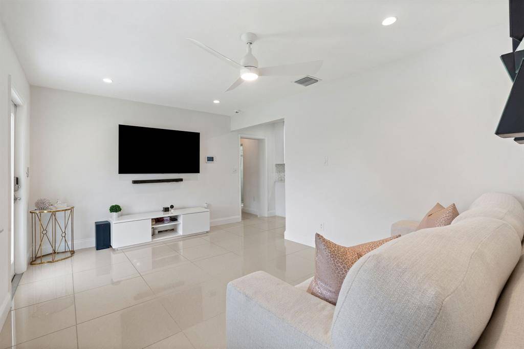 Wilton Manors, FL 33311,125 NW 23rd St