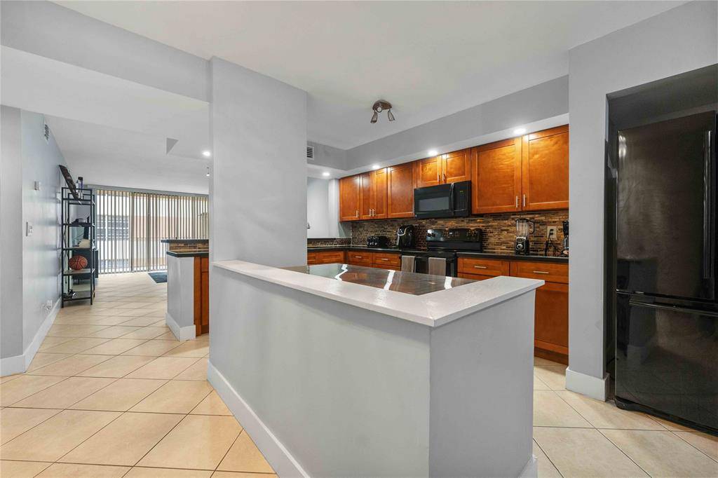 Coral Springs, FL 33065,8236 NW 24th St #8236