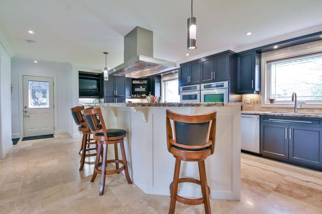 Springwater, ON L0L 1X1,12 Noraline AVE