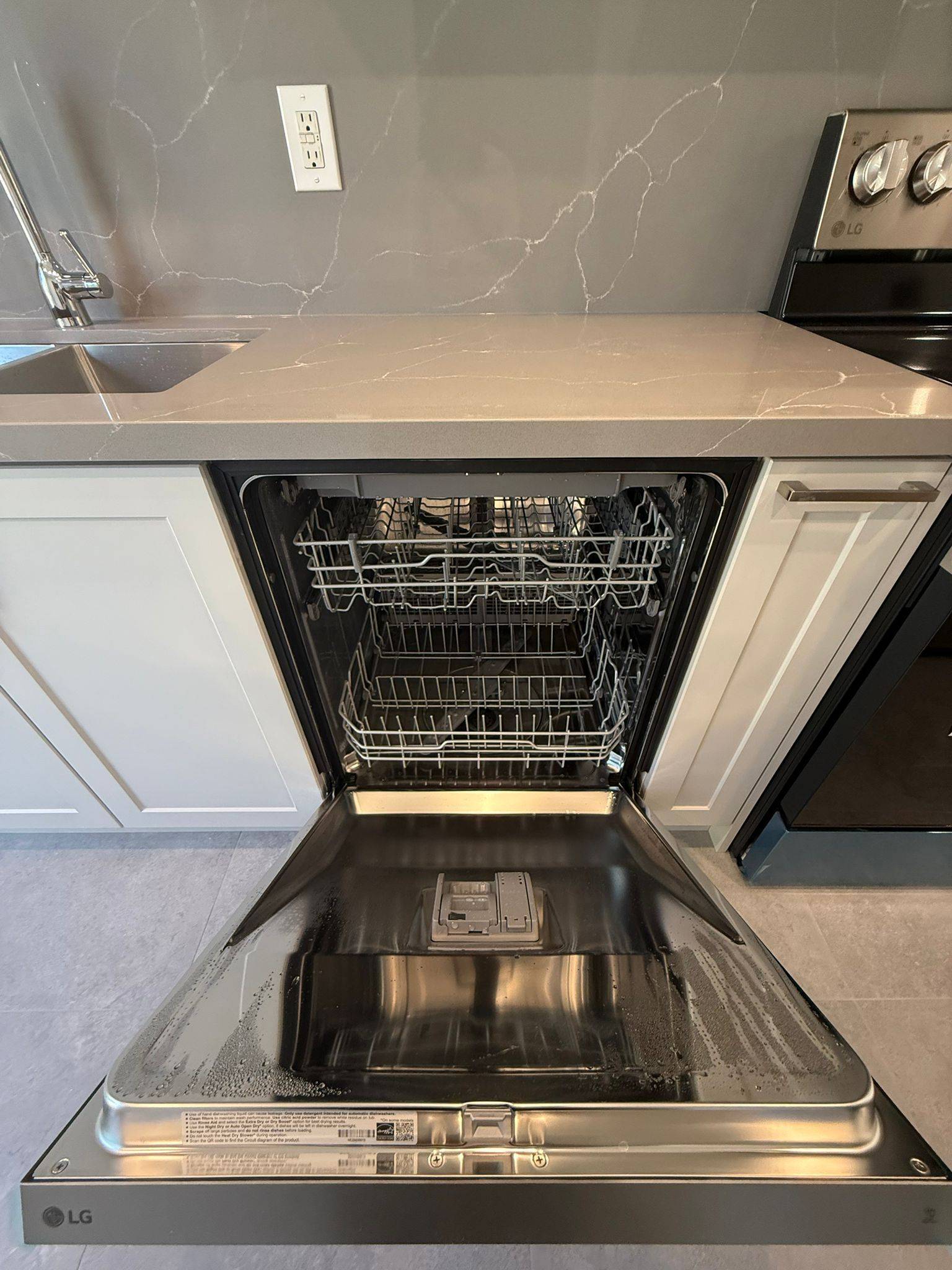 Mississauga, ON L5B 2P6,60 Hanson RD #122
