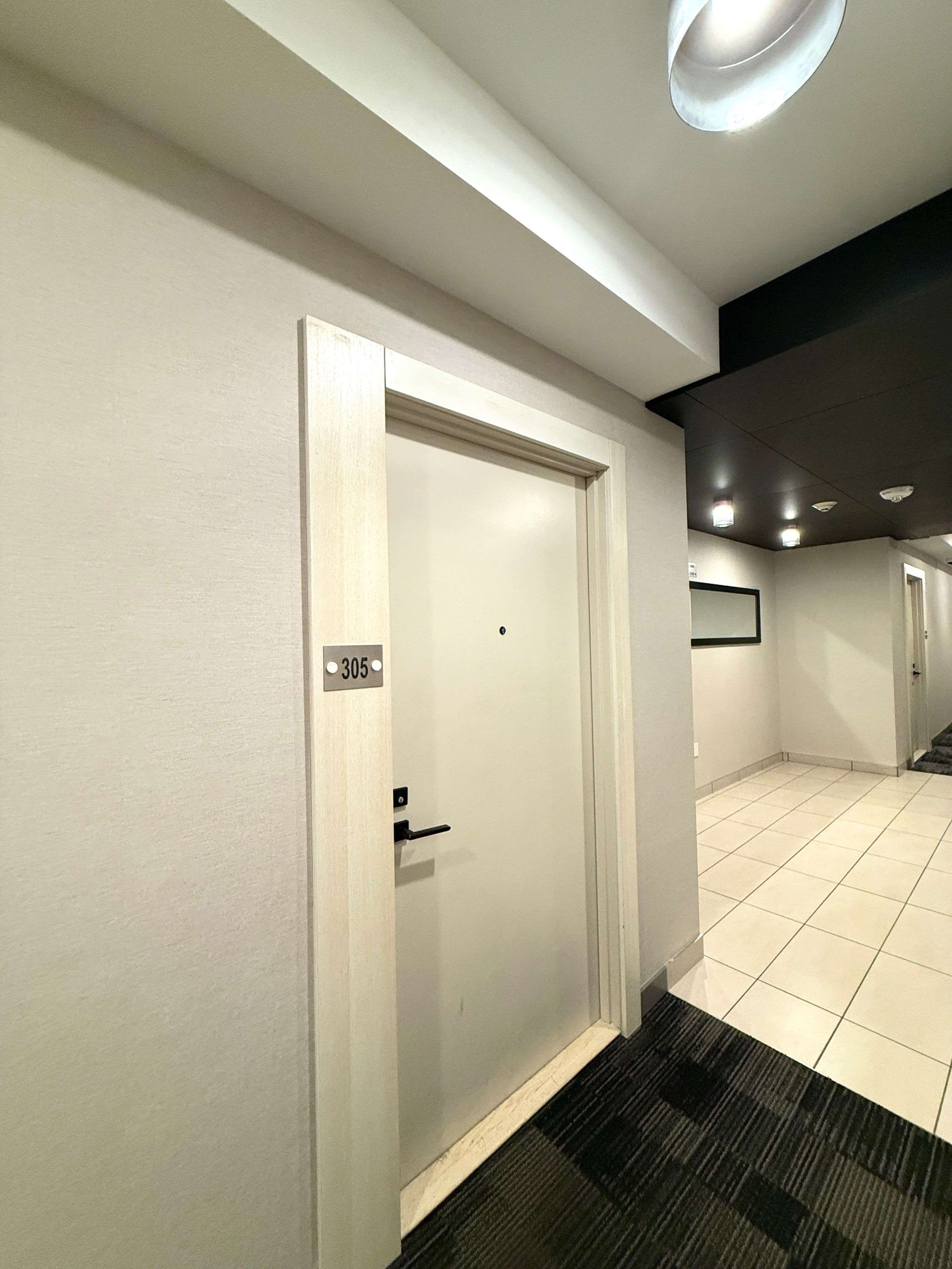 Mississauga, ON L5M 2E5,4699 Glen Erin DR #305