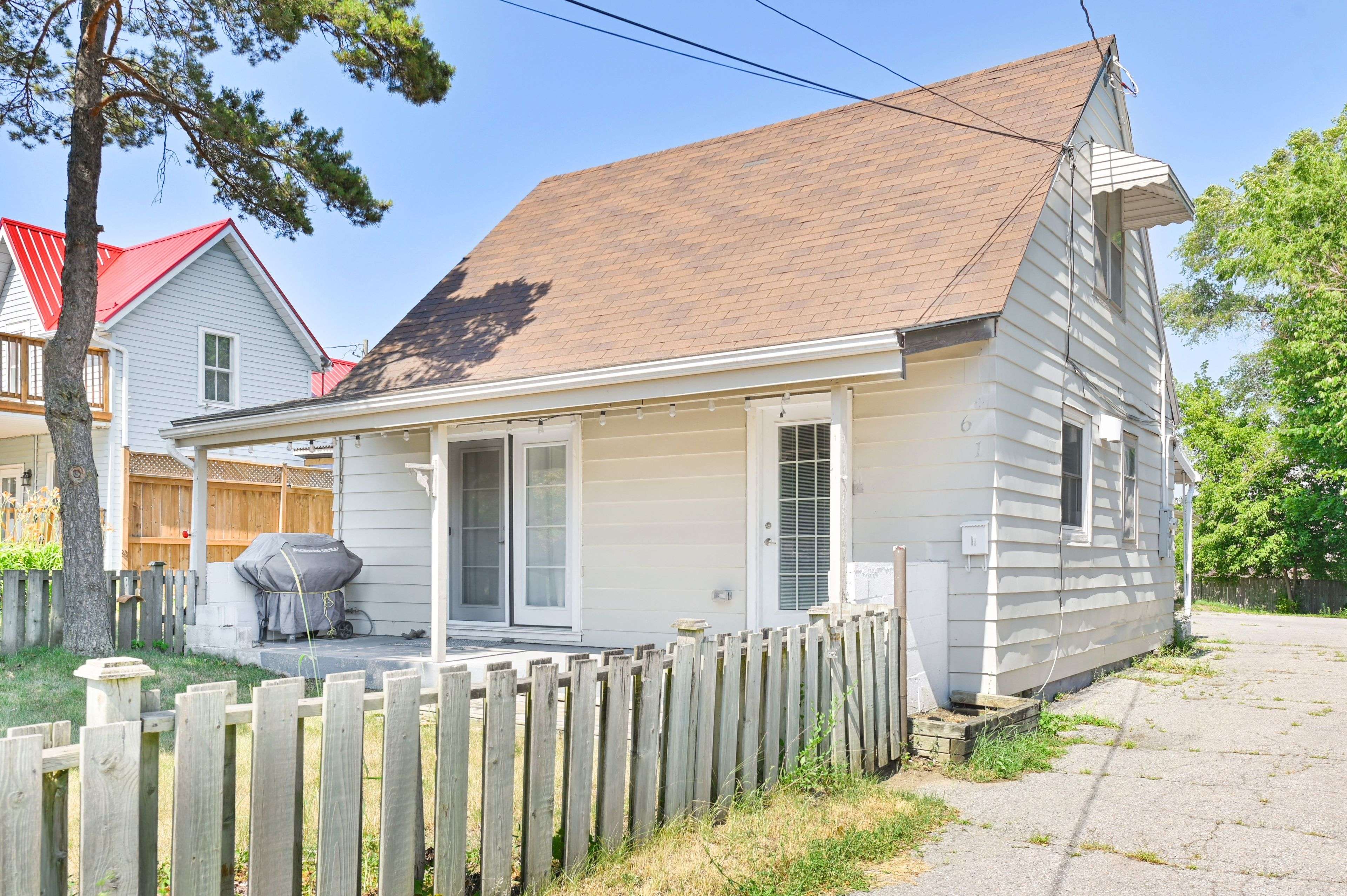 Quinte West, ON K8V 4L7,61 Delaney ST
