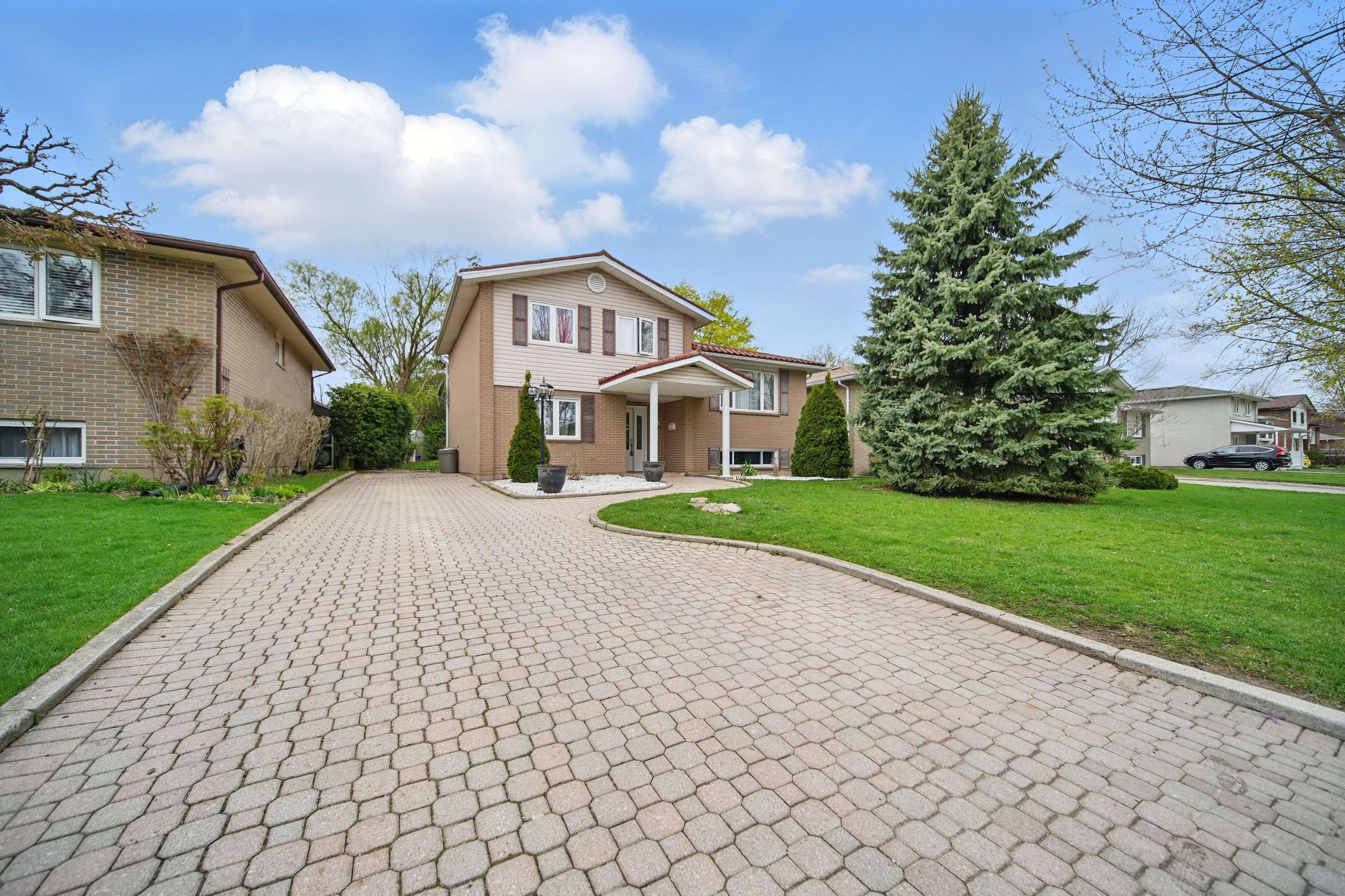 London South, ON N6E 1G8,104 Antrim CRES