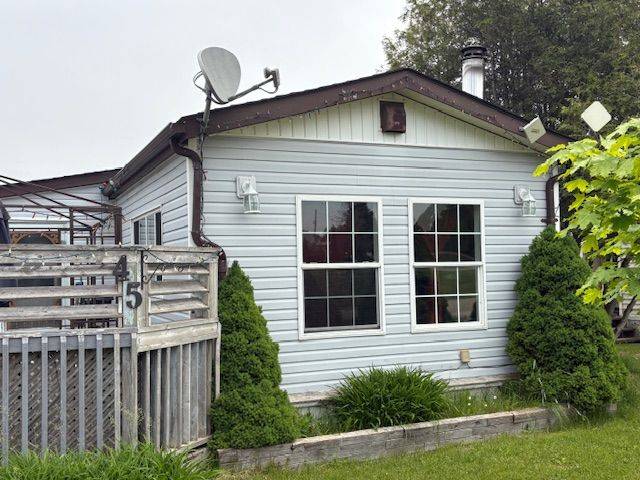 Southgate, ON N0C 1B0,45 Maple Grove Village RD