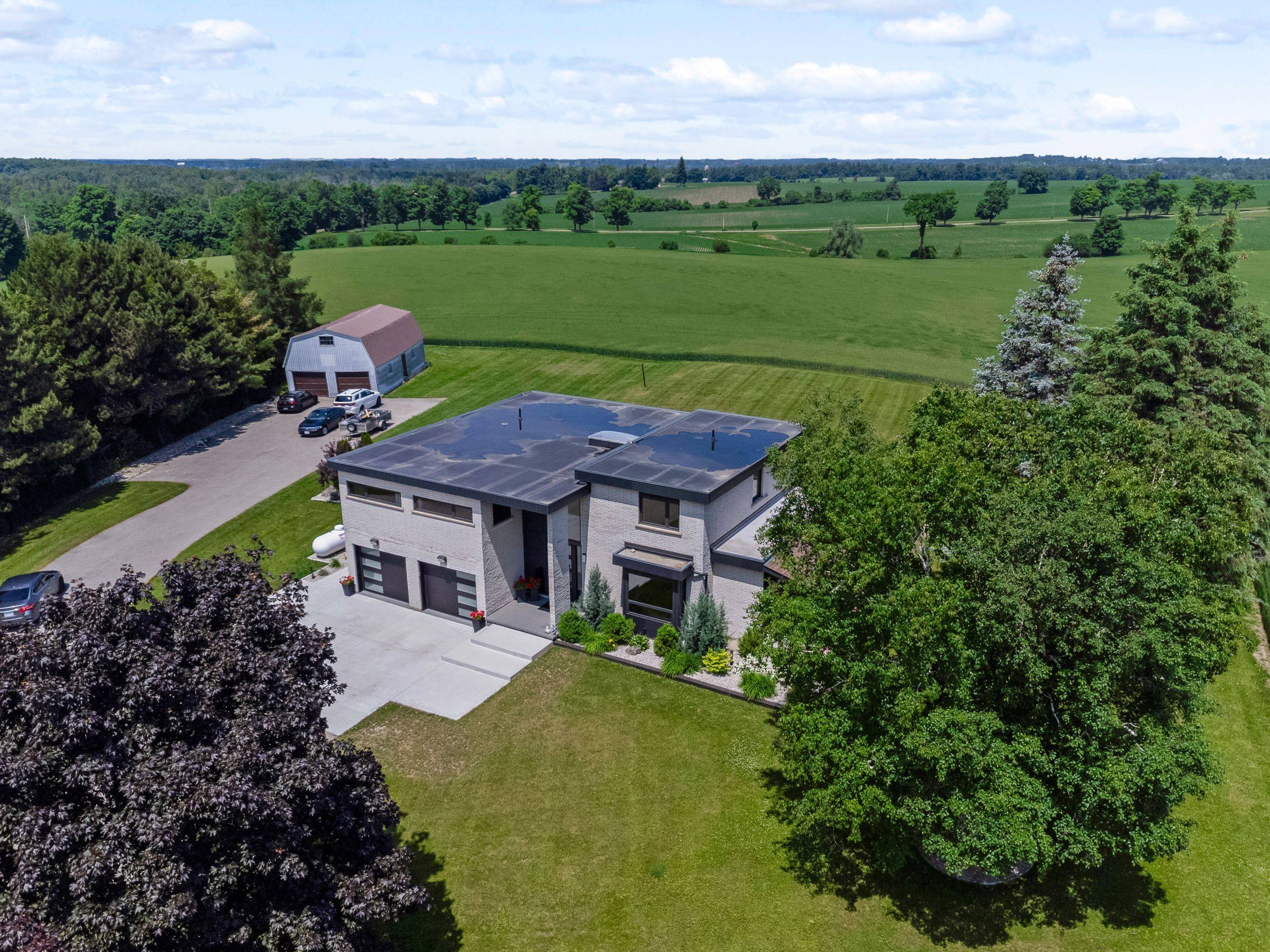 Guelph/eramosa, ON N1H 6H7,8312 Wellington Road 124 RD