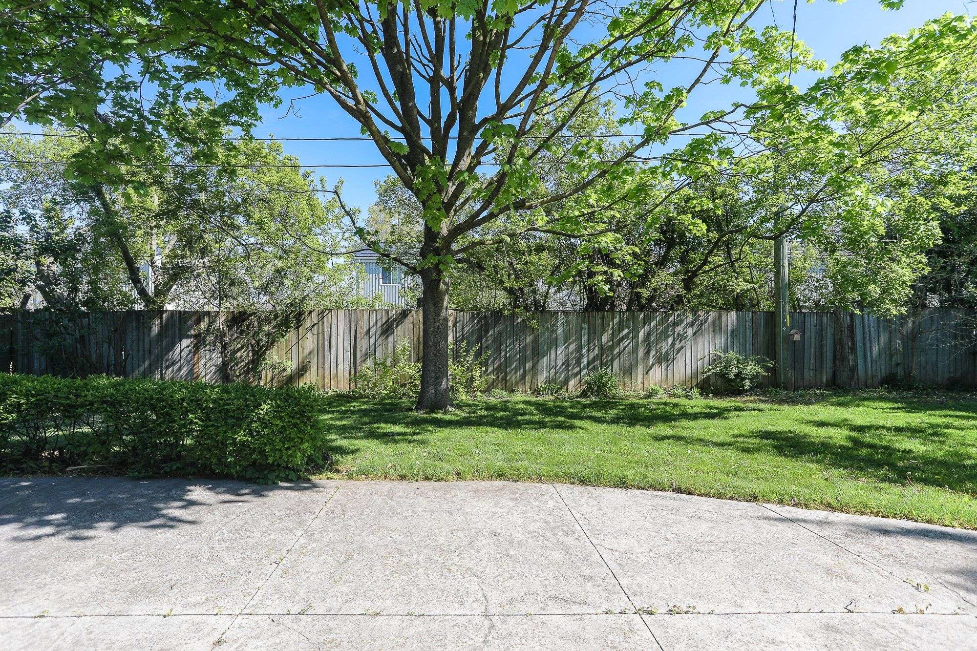 St. Thomas, ON N5R 5G9,44 Sparta ST