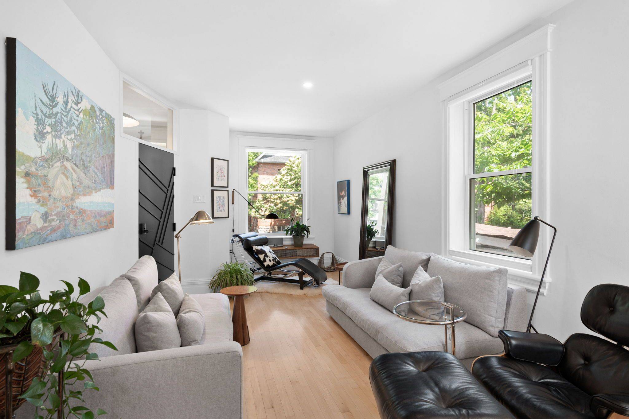 Ottawa Centre, ON K1R 5R9,244 Flora ST