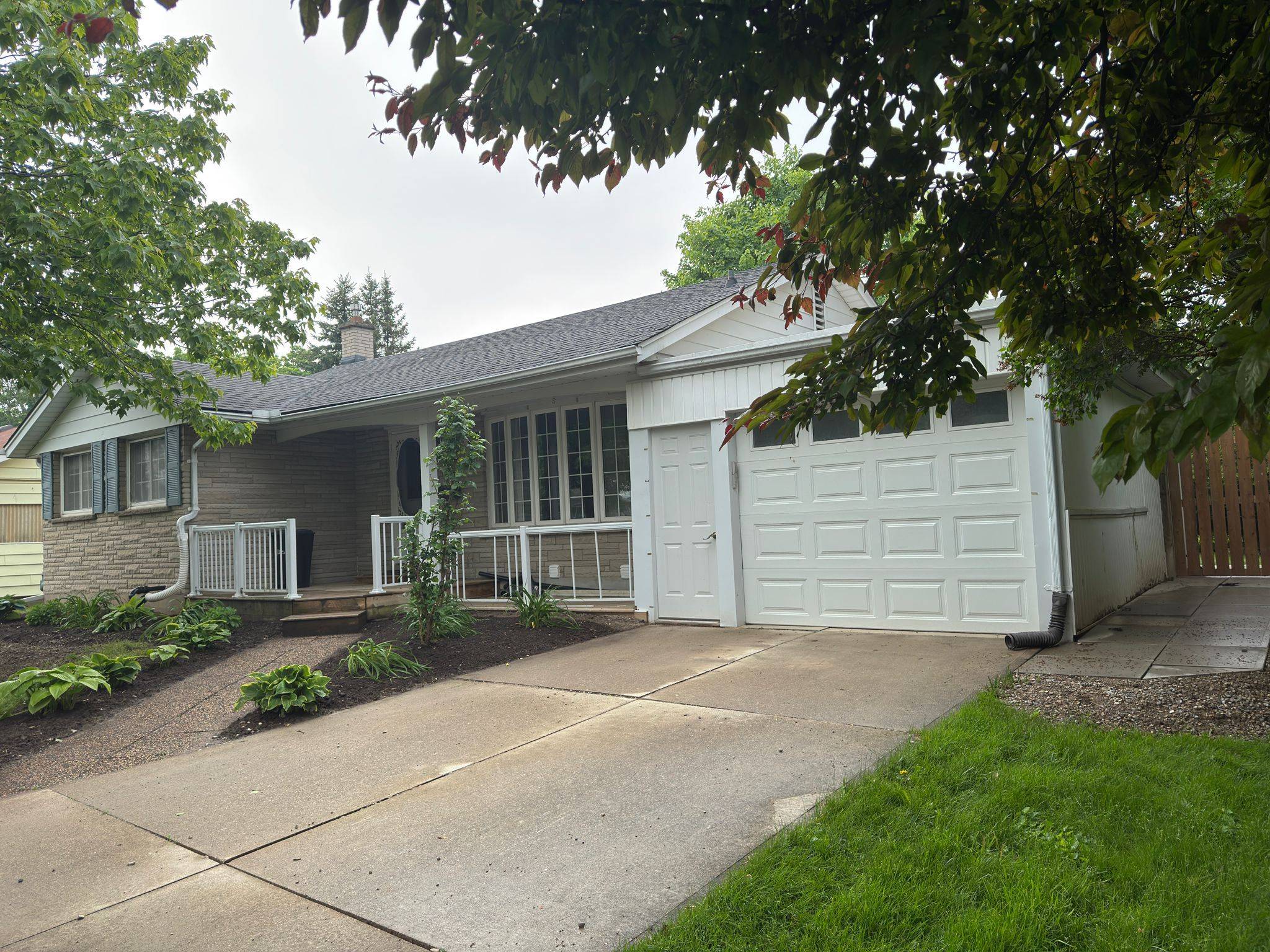 370 Greenbrook DR, Kitchener, ON N2M 4K4