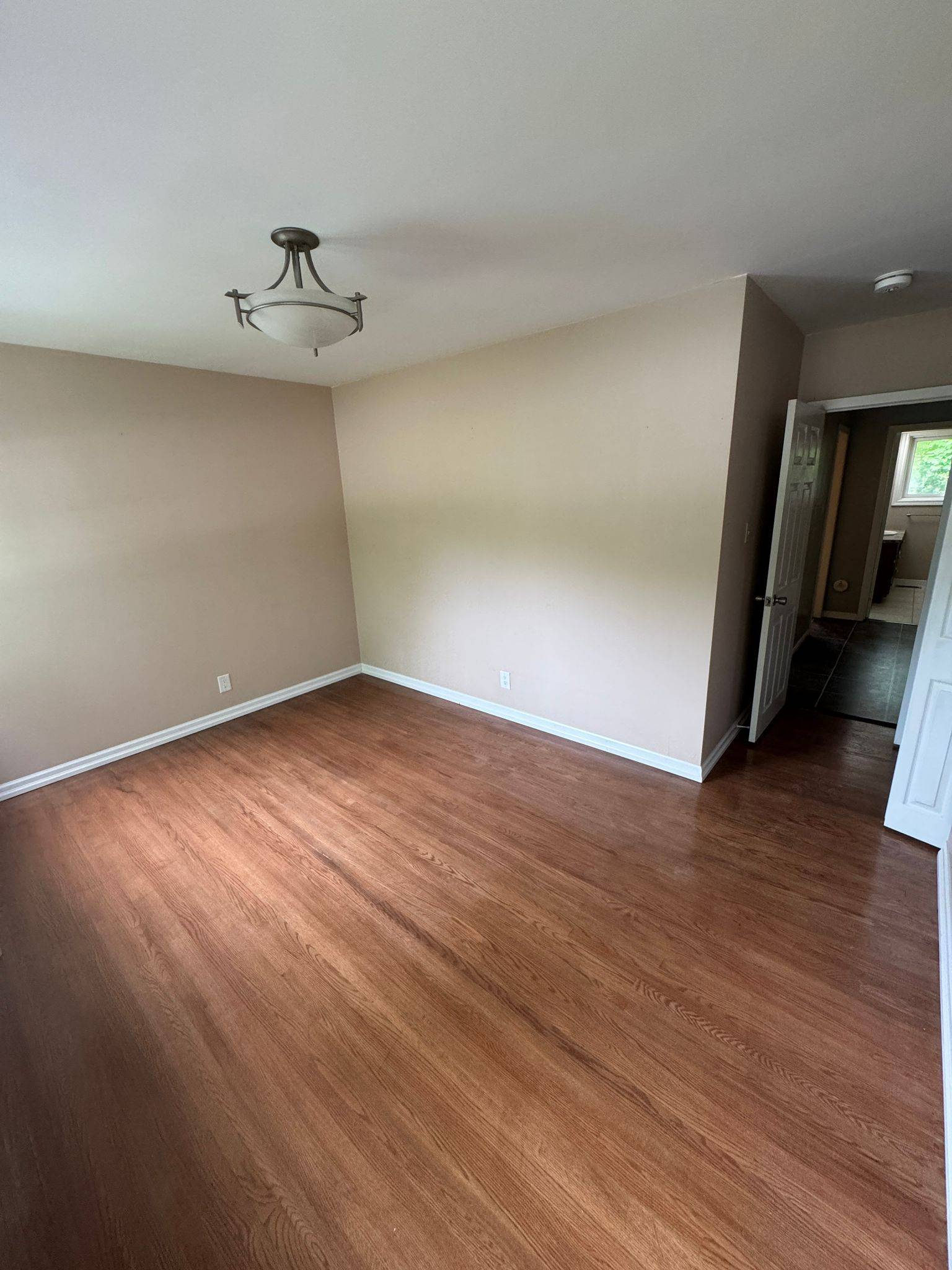 Kitchener, ON N2M 4K4,370 Greenbrook DR