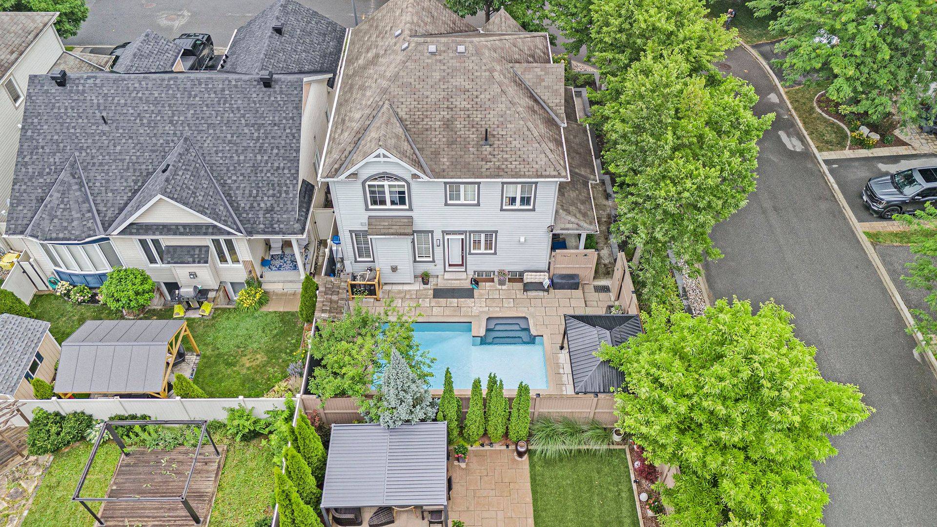 Barrhaven, ON K2J 0R6,2600 Fallingwater CIR