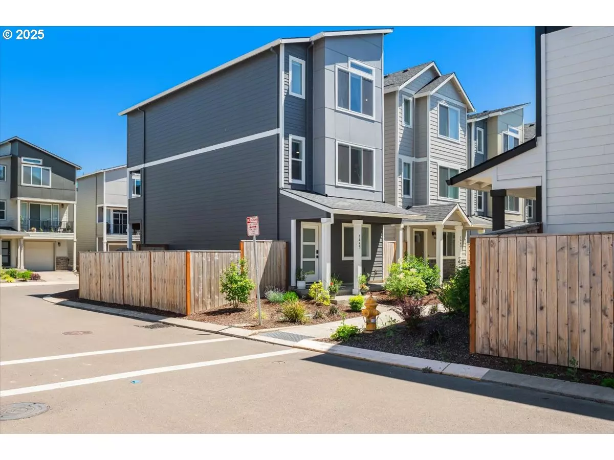 Newberg, OR 97132,1445 N STEIWER LN