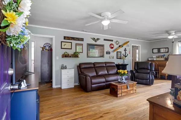 Gilmer, TX 75644,105 Brooksy Street
