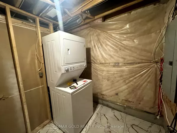 Brampton, ON L6R 2W7,6 Lillian CRES
