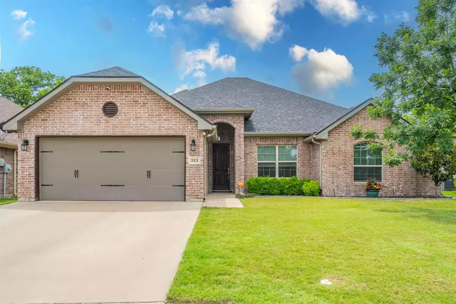 313 Donna Circle, Granbury, TX 76049