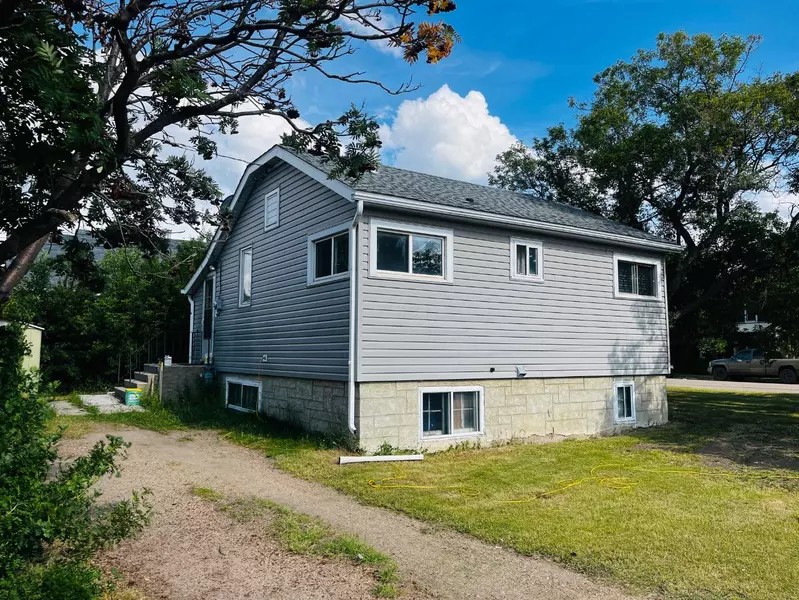 4624 49 AVE, Vermilion, AB T9X 1R7