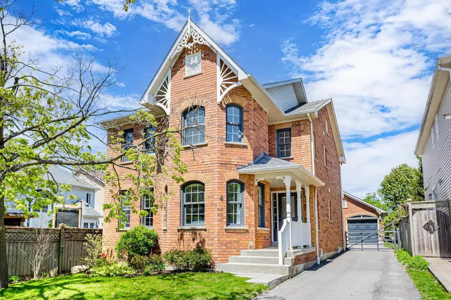 4 Blackfriar AVE, Whitby, ON L1M 1E4