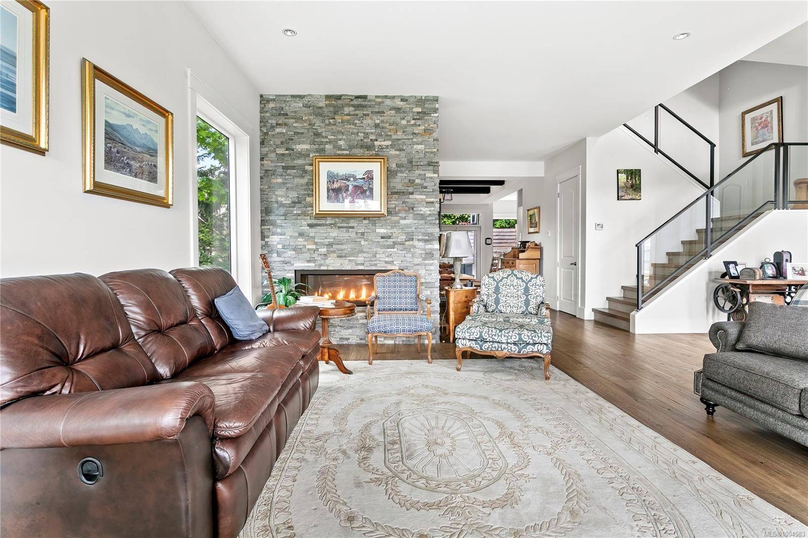 Saanich, BC V8X 2B8,1430 Payton Pl