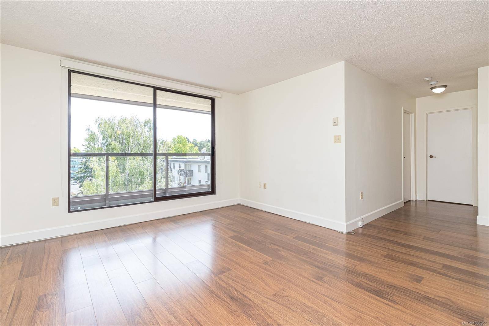 Victoria, BC V8R 6R6,1745 Leighton Rd #501