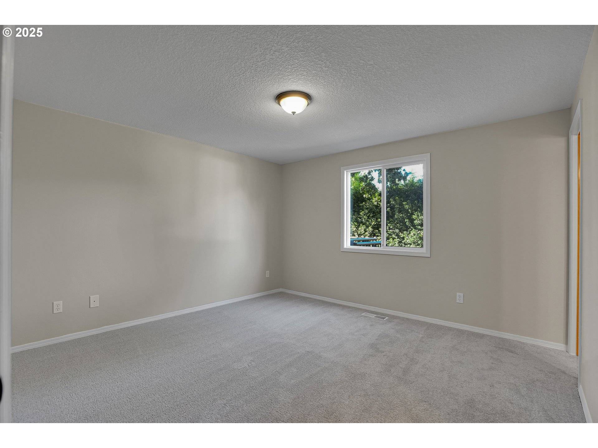 Milwaukie, OR 97267,16610 SE VALLEY VIEW RD