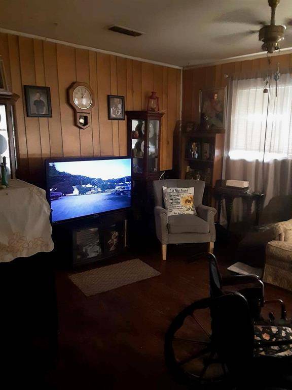 Justin, TX 76247,307 E 5th Street