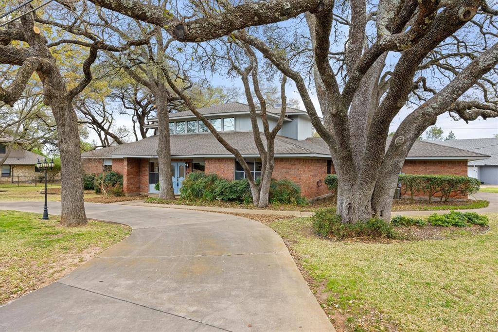 Granbury, TX 76049,5116 Fairway Circle