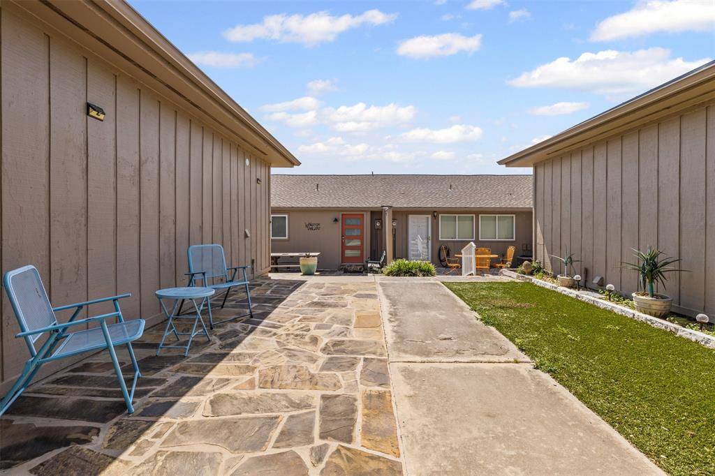Granbury, TX 76049,5232 Country Club Drive