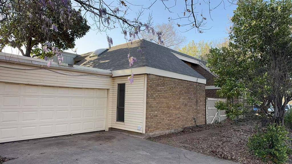 Dalworthington Gardens, TX 76013,3400 Ambassador Row