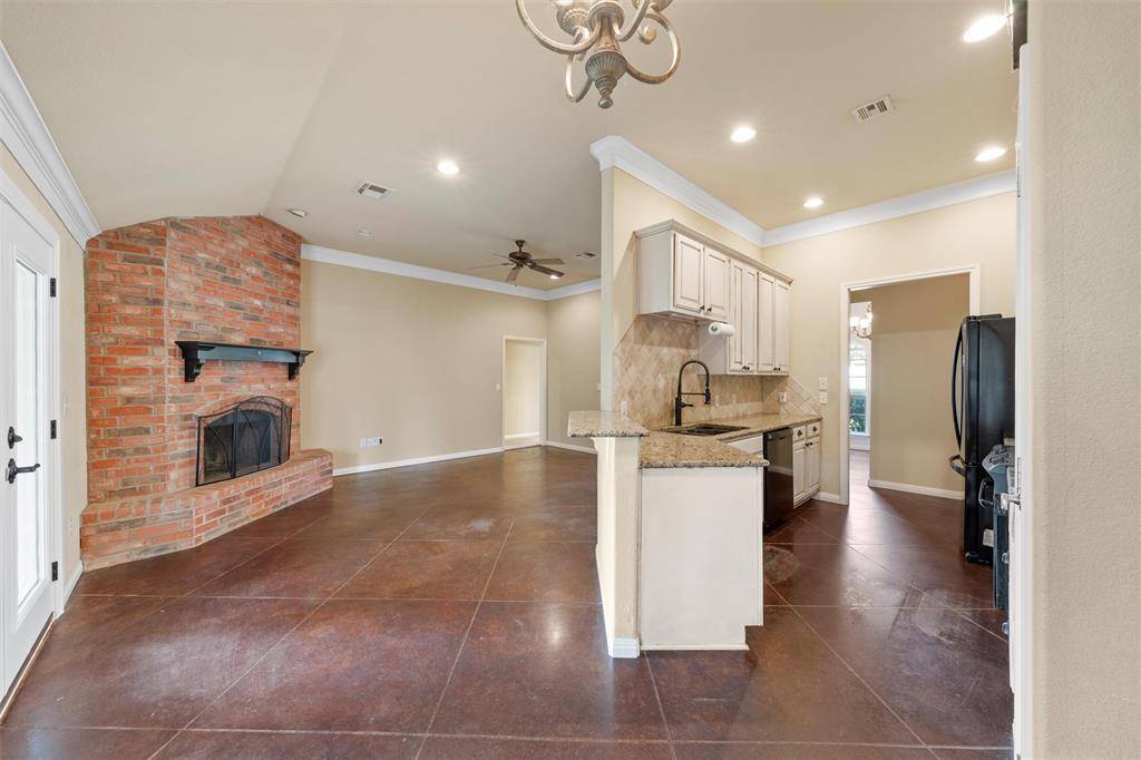 Lorena, TX 76655,608 Shoal Ridge S