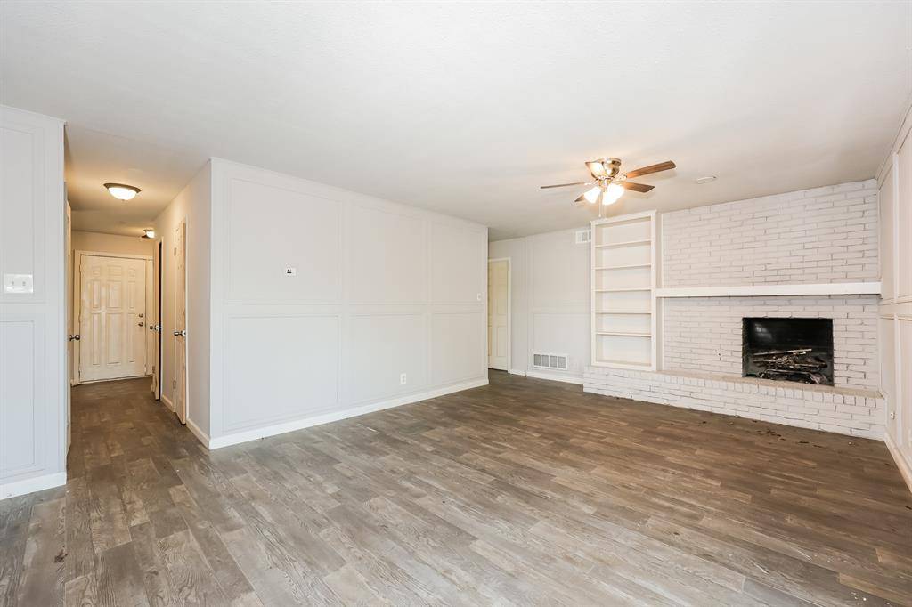 Fort Worth, TX 76112,7367 Greenacres Drive