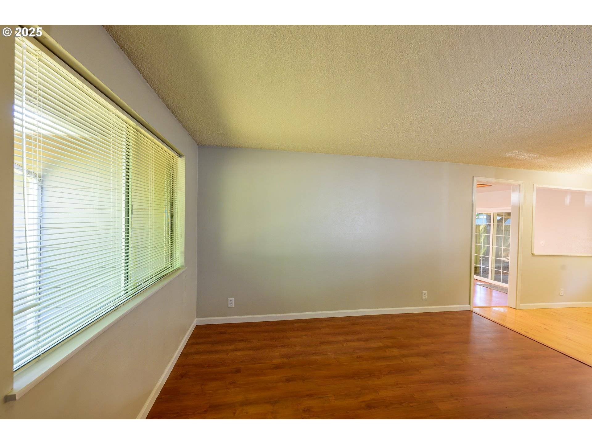 Eugene, OR 97404,2583 STRATFORD ST