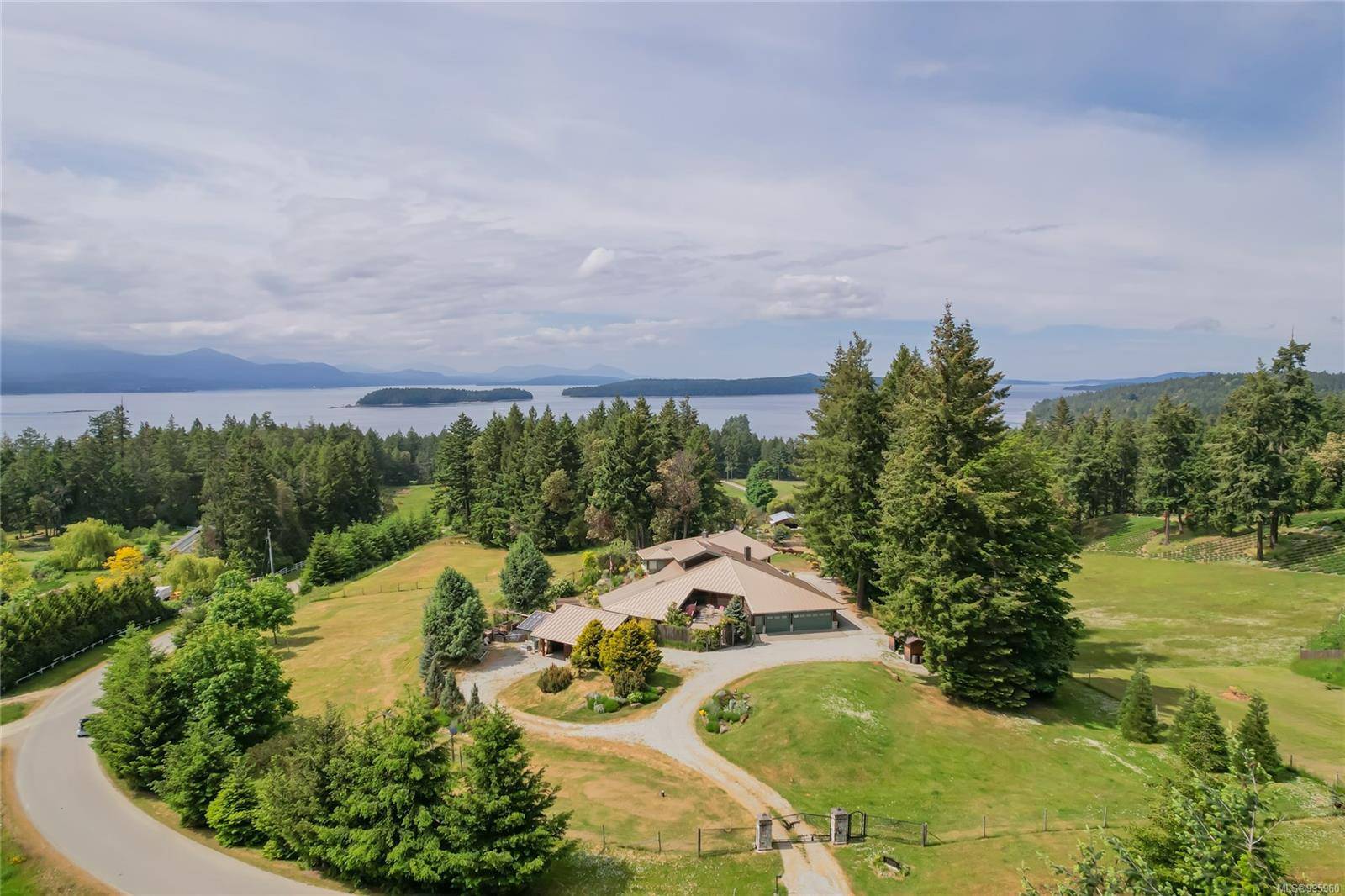 224 Pringle Farm Rd, Salt Spring, BC V8K 2Y2