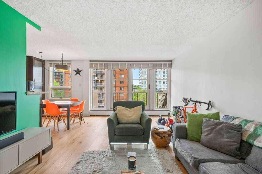 Calgary, AB T2R 0N3,733 14 AVE SW #406