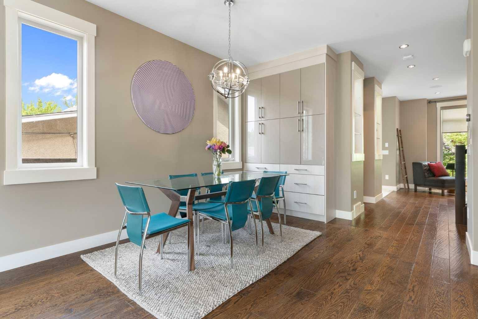 Calgary, AB T2M 1L3,1205 21 AVE Northwest