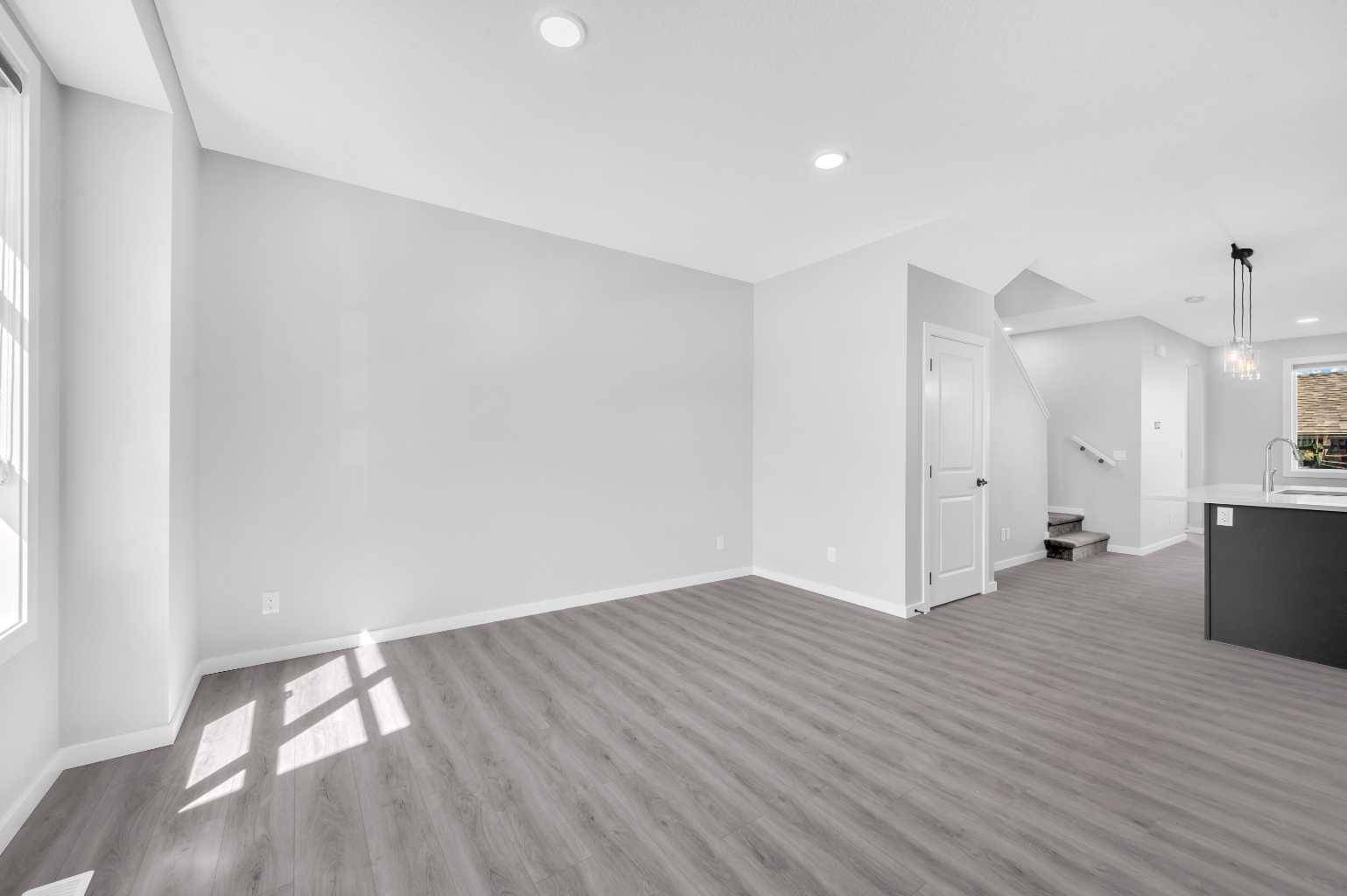 Calgary, AB T3J 5P8,64 Savanna PL NE