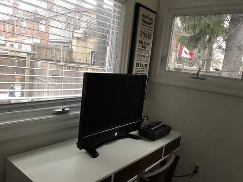 Toronto C01, ON M6J 2J6,50 Euclid AVE