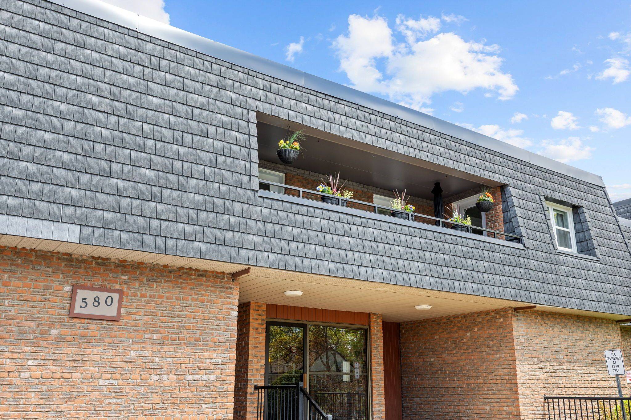 Whitby, ON L1N 2R3,580 Mary ST E #233