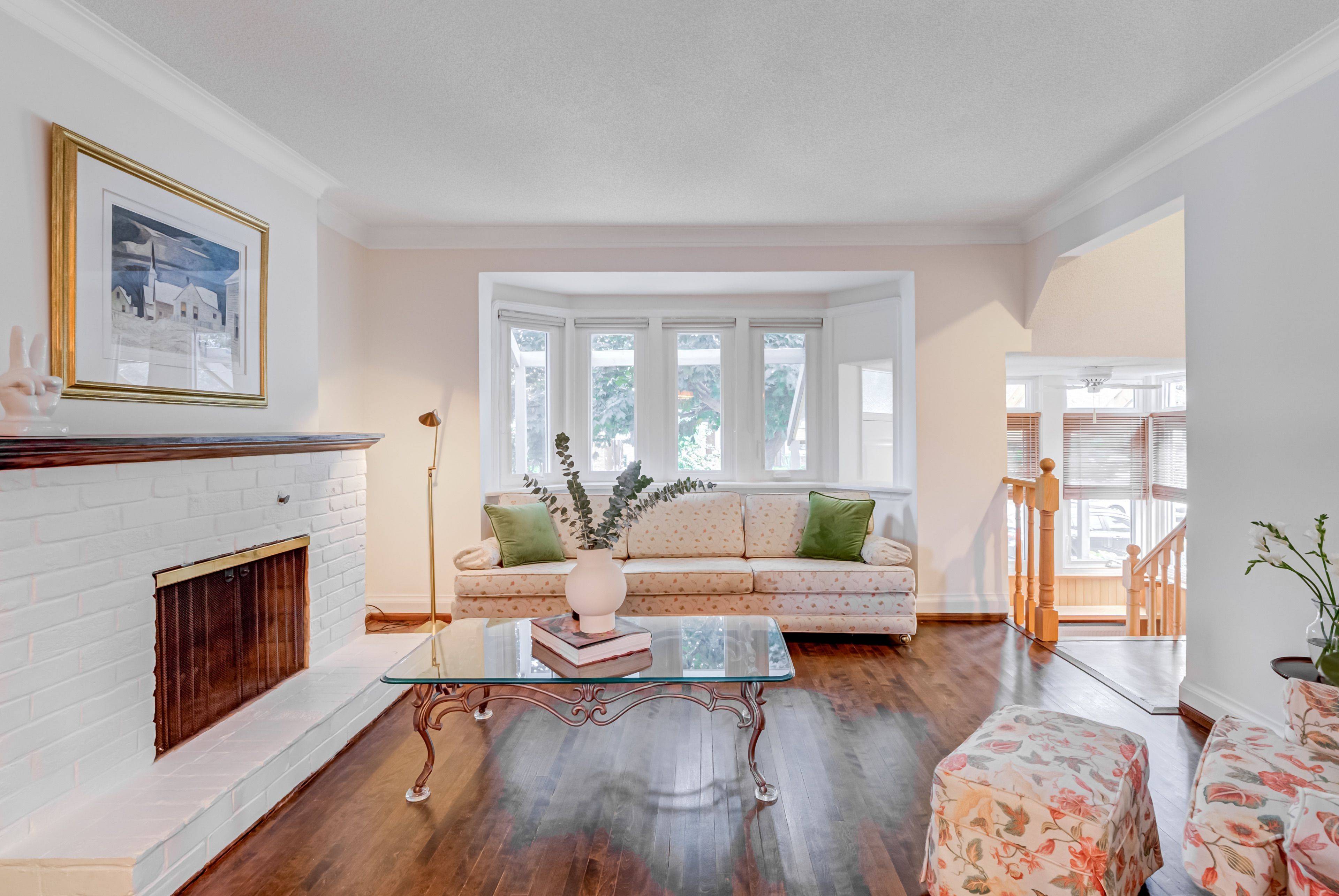 Toronto E03, ON M4J 4W7,11 Lankin BLVD