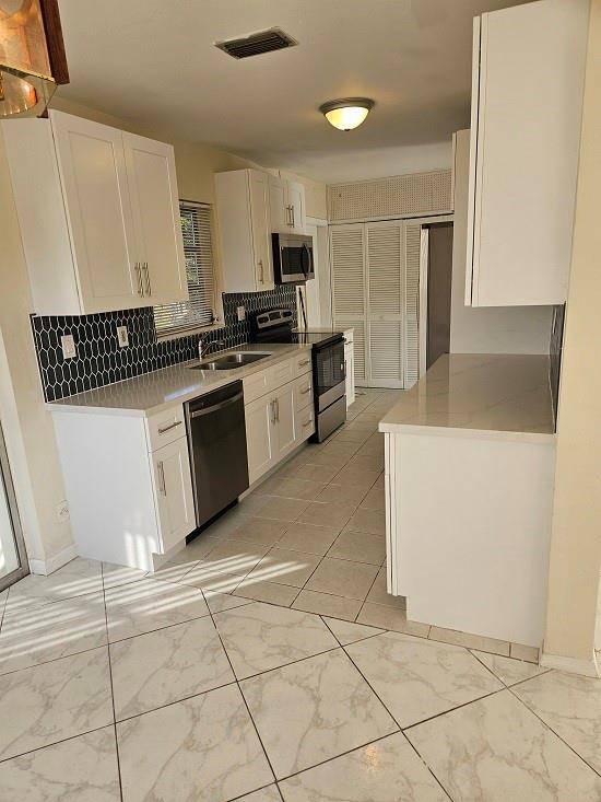 Fort Lauderdale, FL 33312,670 SW 28th Ter